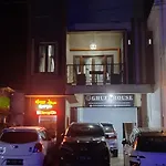 Dieng Ghuzy House Syariah Twin Bed