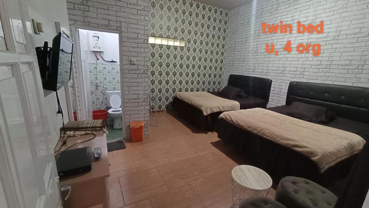 Dieng Ghuzy House Syariah Twin Bed Diyeng
